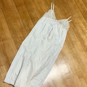 Vera Wang Luxe extra small nightgown, silk fabric